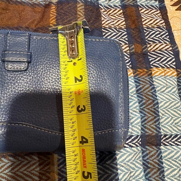 Tignanello blue pebble genuine leather zip-around wallet or clutch - Picture 13 of 14